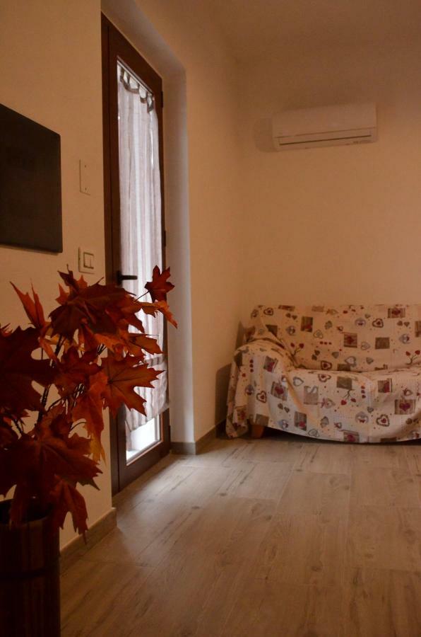 Appartamento Vacanza Da Luisa San Giovanni Suèrgiu Екстериор снимка